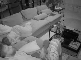 voyeurcam-julmodels-living-3 webcam