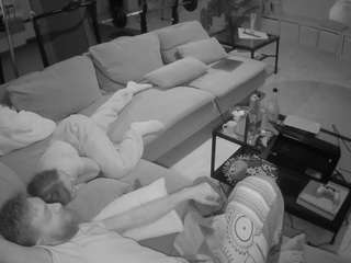 voyeurcam-julmodels-living-3 webcam