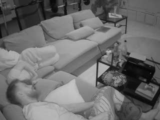 voyeurcam-julmodels-living-3 webcam
