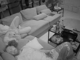 voyeurcam-julmodels-living-3 webcam