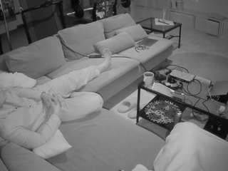 voyeurcam-julmodels-living-3 webcam