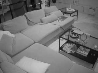 voyeurcam-julmodels-living-3 webcam