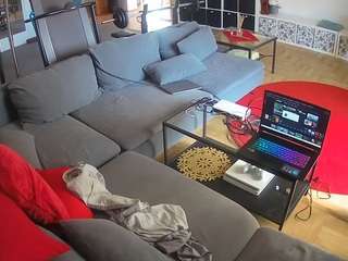 voyeurcam-julmodels-living-3 webcam