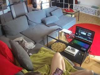 voyeurcam-julmodels-living-3