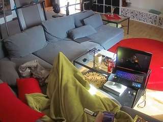 voyeurcam-julmodels-living-3