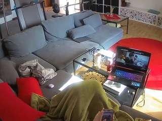 voyeurcam-julmodels-living-3