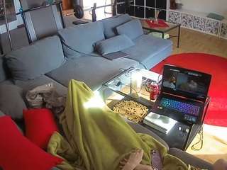 voyeurcam-julmodels-living-3
