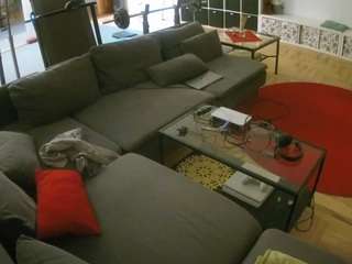 voyeurcam-julmodels-living-3