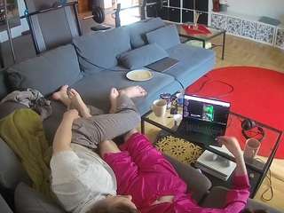 voyeurcam-julmodels-living-3 webcam