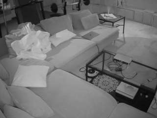 voyeurcam-julmodels-living-3