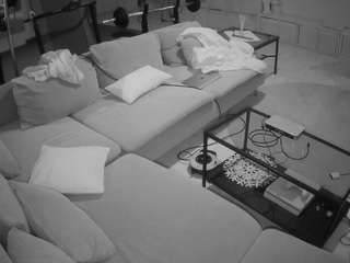 voyeurcam-julmodels-living-3 webcam