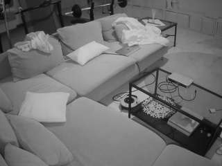 voyeurcam-julmodels-living-3