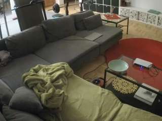 voyeurcam-julmodels-living-3 webcam