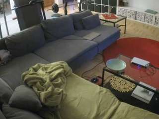 voyeurcam-julmodels-living-3