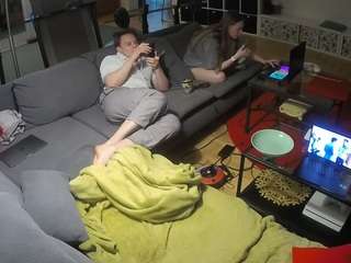 voyeurcam-julmodels-living-3 webcam