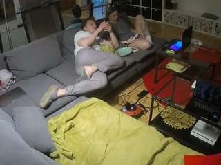 voyeurcam-julmodels-living-3 webcam