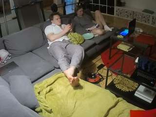 voyeurcam-julmodels-living-3 webcam