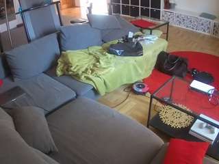 voyeurcam-julmodels-living-3 webcam