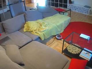 voyeurcam-julmodels-living-3