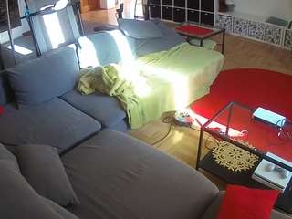 voyeurcam-julmodels-living-3