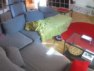 voyeurcam-julmodels-living-3