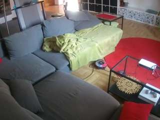 voyeurcam-julmodels-living-3