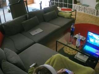 voyeurcam-julmodels-living-3 webcam