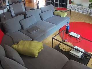 voyeurcam-julmodels-living-3 webcam