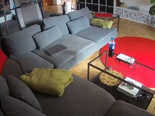 voyeurcam-julmodels-living-3