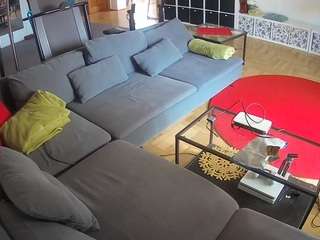 voyeurcam-julmodels-living-3