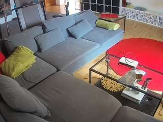 voyeurcam-julmodels-living-3 webcam