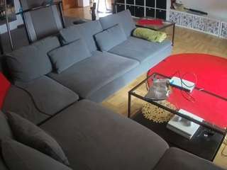voyeurcam-julmodels-living-3