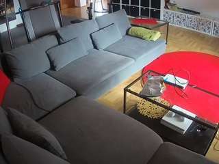 voyeurcam-julmodels-living-3 webcam