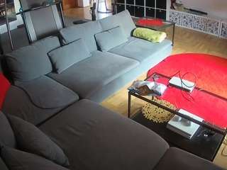 voyeurcam-julmodels-living-3