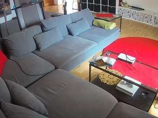 voyeurcam-julmodels-living-3