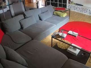 voyeurcam-julmodels-living-3 webcam