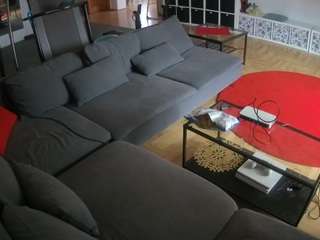 voyeurcam-julmodels-living-3