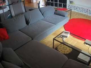 voyeurcam-julmodels-living-3