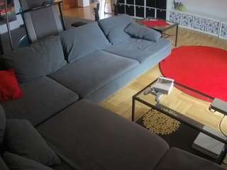 voyeurcam-julmodels-living-3