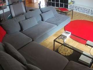 voyeurcam-julmodels-living-3