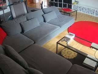 voyeurcam-julmodels-living-3