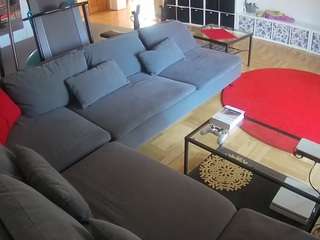 voyeurcam-julmodels-living-3