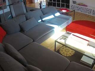 voyeurcam-julmodels-living-3