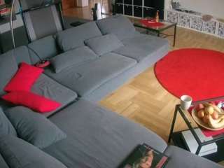 voyeurcam-julmodels-living-3