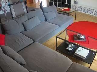 voyeurcam-julmodels-living-3 webcam