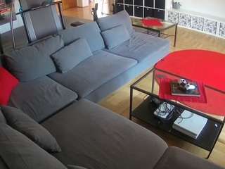 voyeurcam-julmodels-living-3