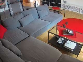 voyeurcam-julmodels-living-3