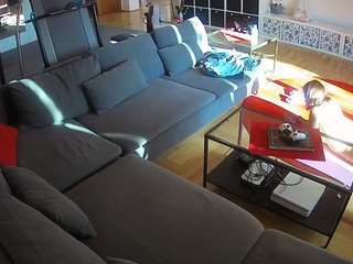 voyeurcam-julmodels-living-3