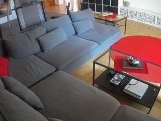 voyeurcam-julmodels-living-3