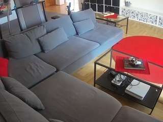 voyeurcam-julmodels-living-3